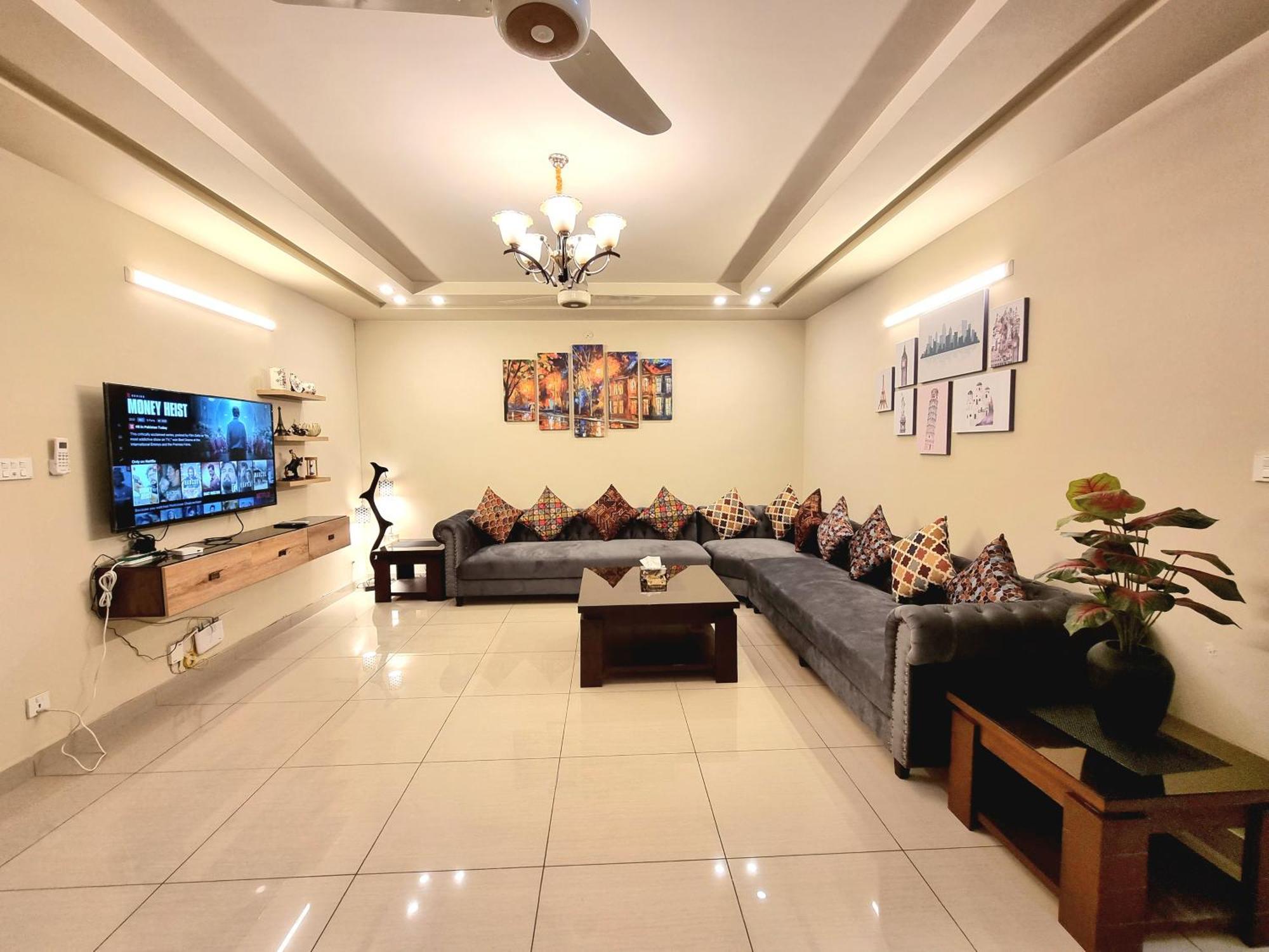 Executive 3 Bedrooms Apartment In Bahria Town Равалпинди Екстериор снимка