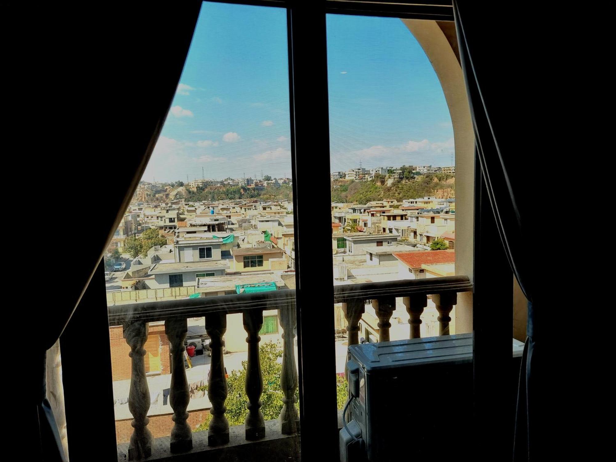 Executive 3 Bedrooms Apartment In Bahria Town Равалпинди Екстериор снимка